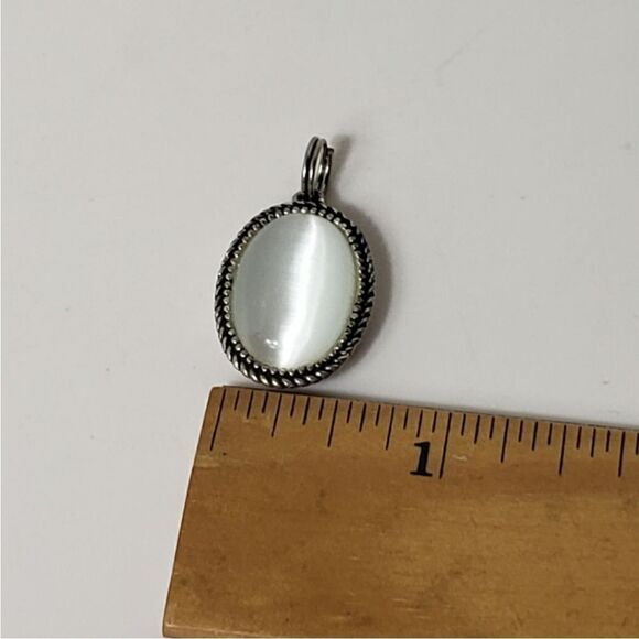 WHITE CAT"S EYE In Silver-tone Setting PENDANT ONLY - Picture 5 of 8